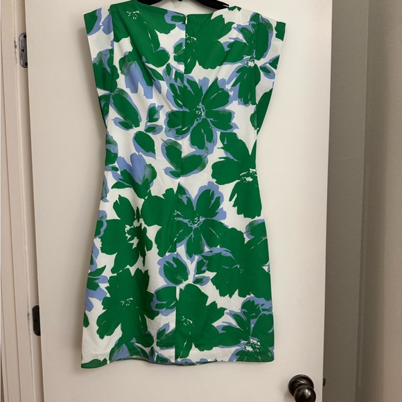 Chic cap sleeve Green and Blue Floral Mini shift Dress.  Size XS. - Picture 3 of 4